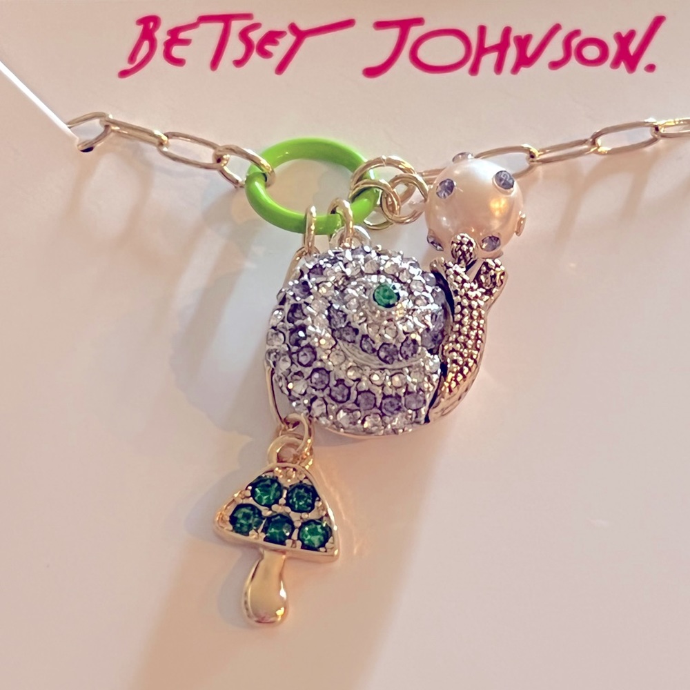 New Betsey Johnson Snail Charm Pendant Necklace - Picture 5 of 10